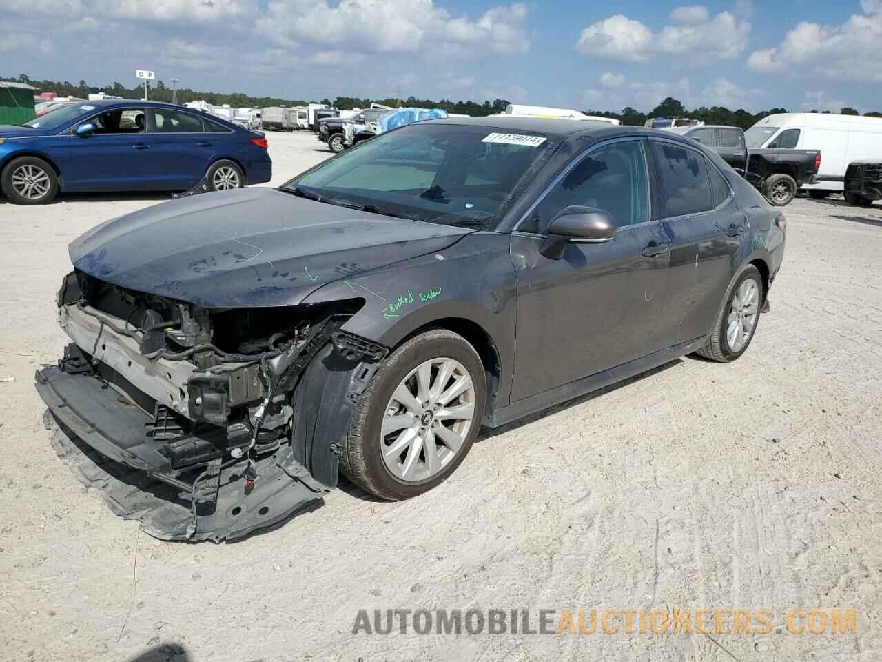 4T1B11HK3JU675025 TOYOTA CAMRY 2018