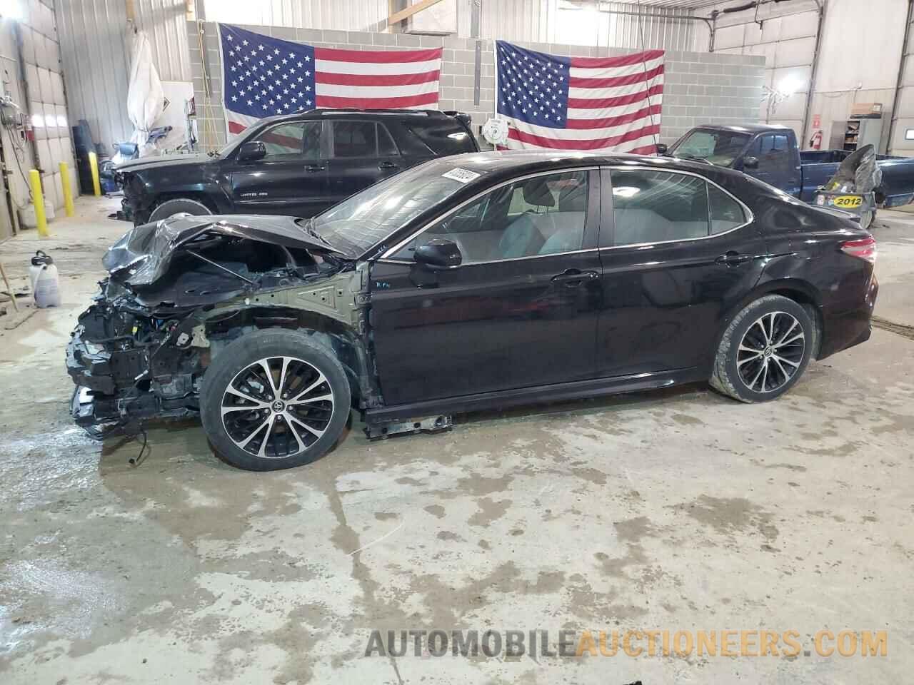 4T1B11HK3JU678474 TOYOTA CAMRY 2018