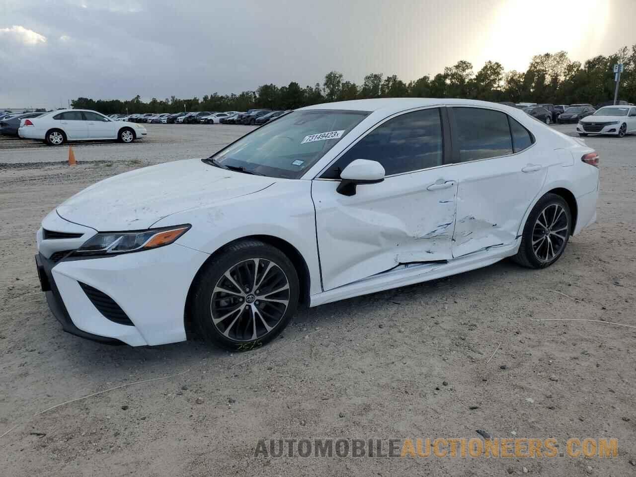 4T1B11HK3KU235825 TOYOTA CAMRY 2019