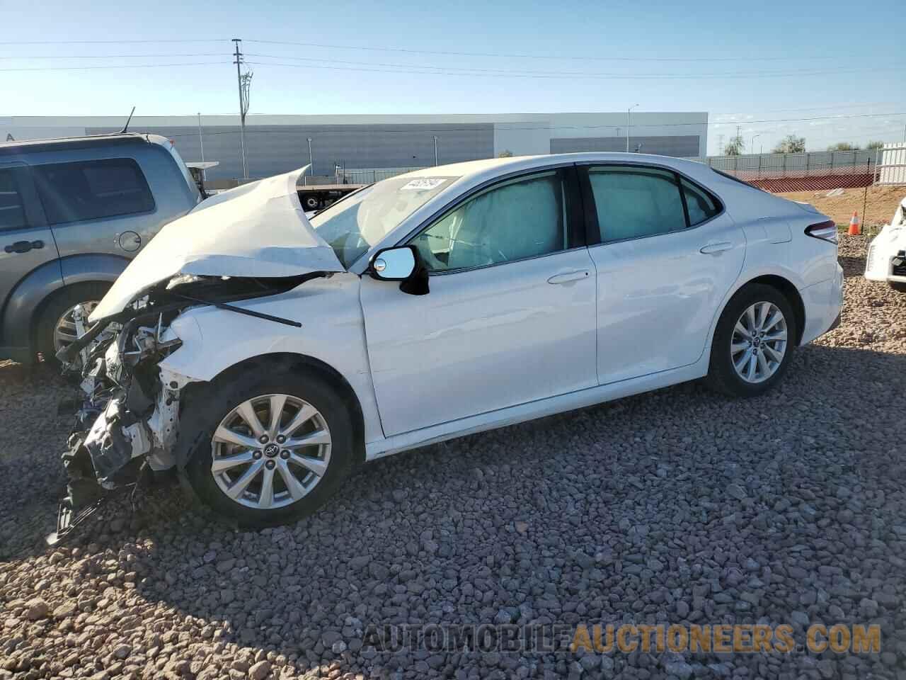 4T1B11HK3KU242256 TOYOTA CAMRY 2019