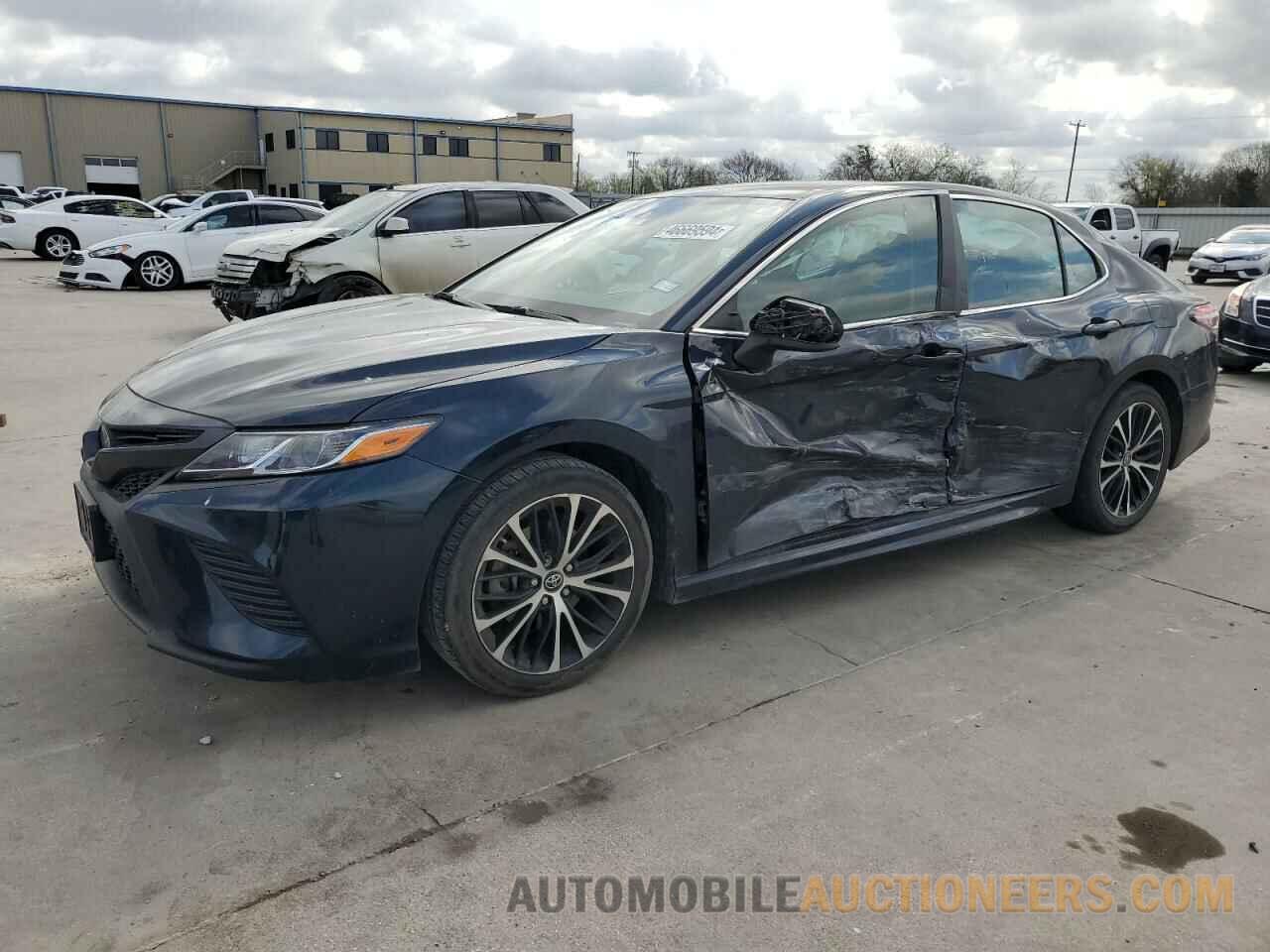 4T1B11HK3KU256464 TOYOTA CAMRY 2019