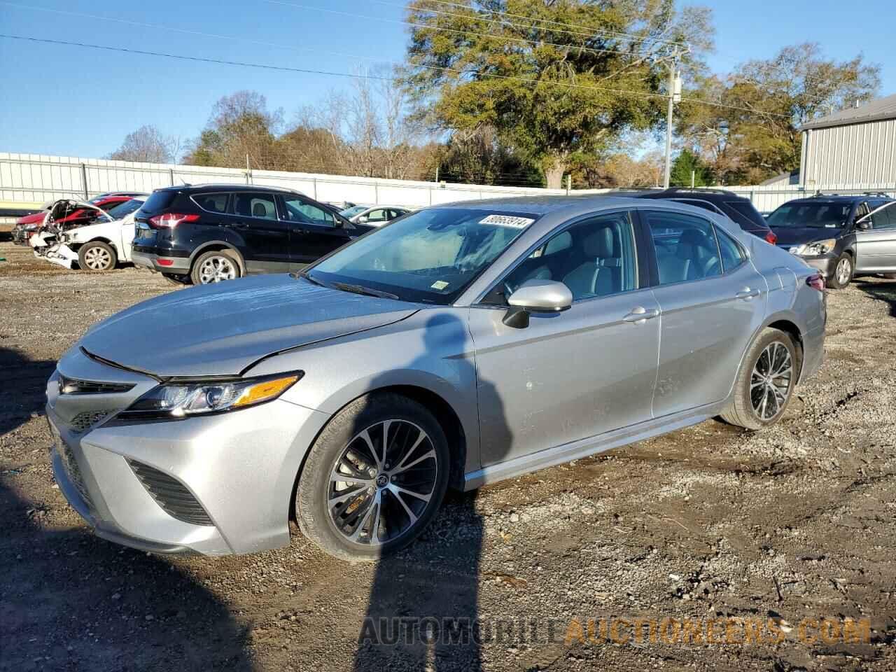 4T1B11HK3KU262720 TOYOTA CAMRY 2019