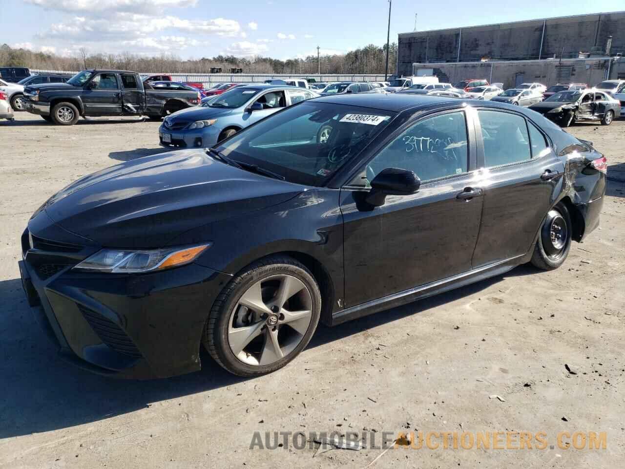 4T1B11HK3KU266069 TOYOTA CAMRY 2019