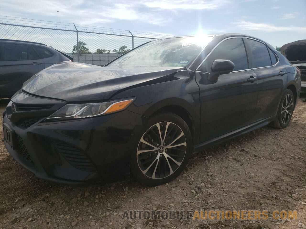 4T1B11HK3KU700166 TOYOTA CAMRY 2019