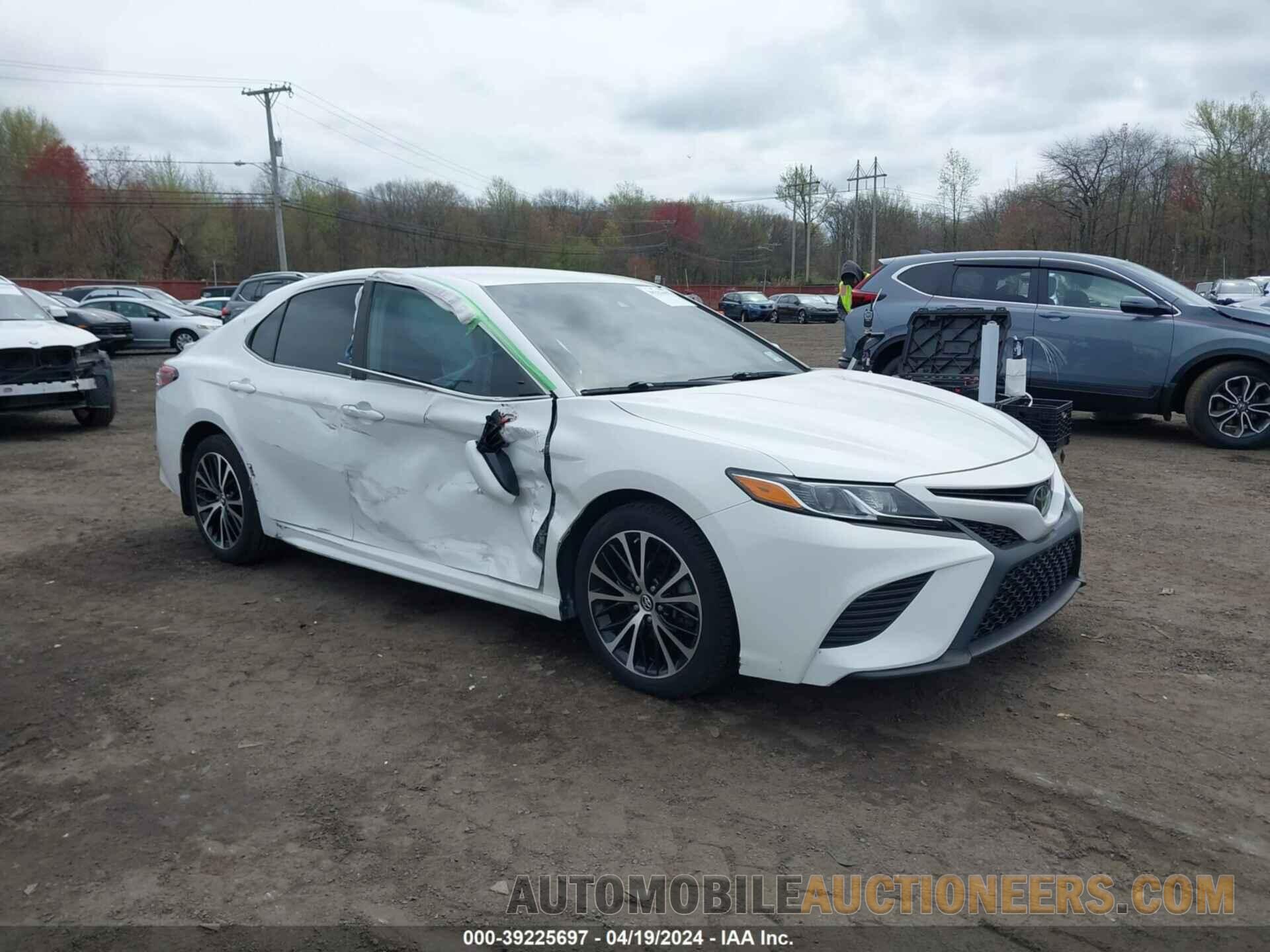 4T1B11HK3KU744698 TOYOTA CAMRY 2019