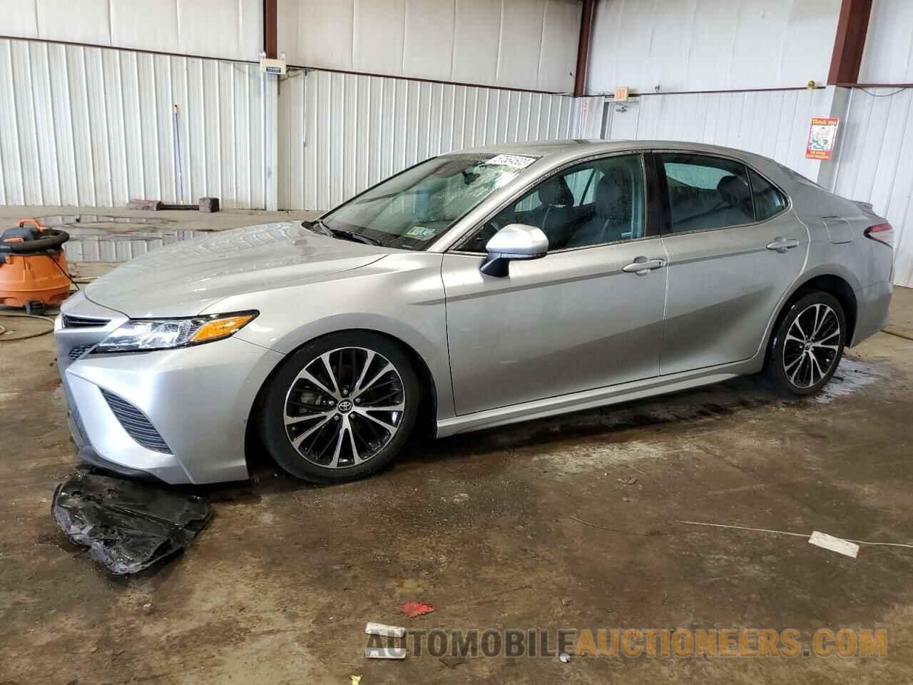 4T1B11HK3KU768693 TOYOTA CAMRY 2019