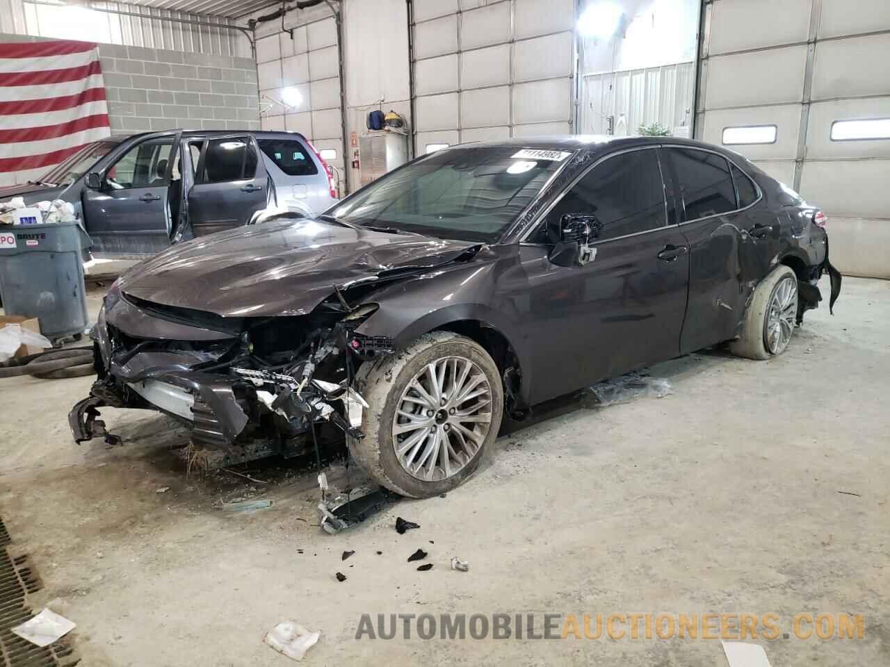 4T1B11HK3KU811333 TOYOTA CAMRY 2019