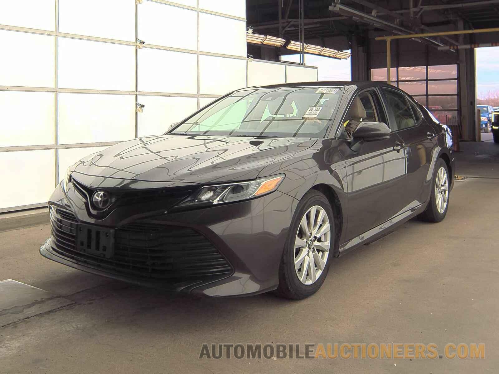 4T1B11HK3KU833803 Toyota Camry 2019