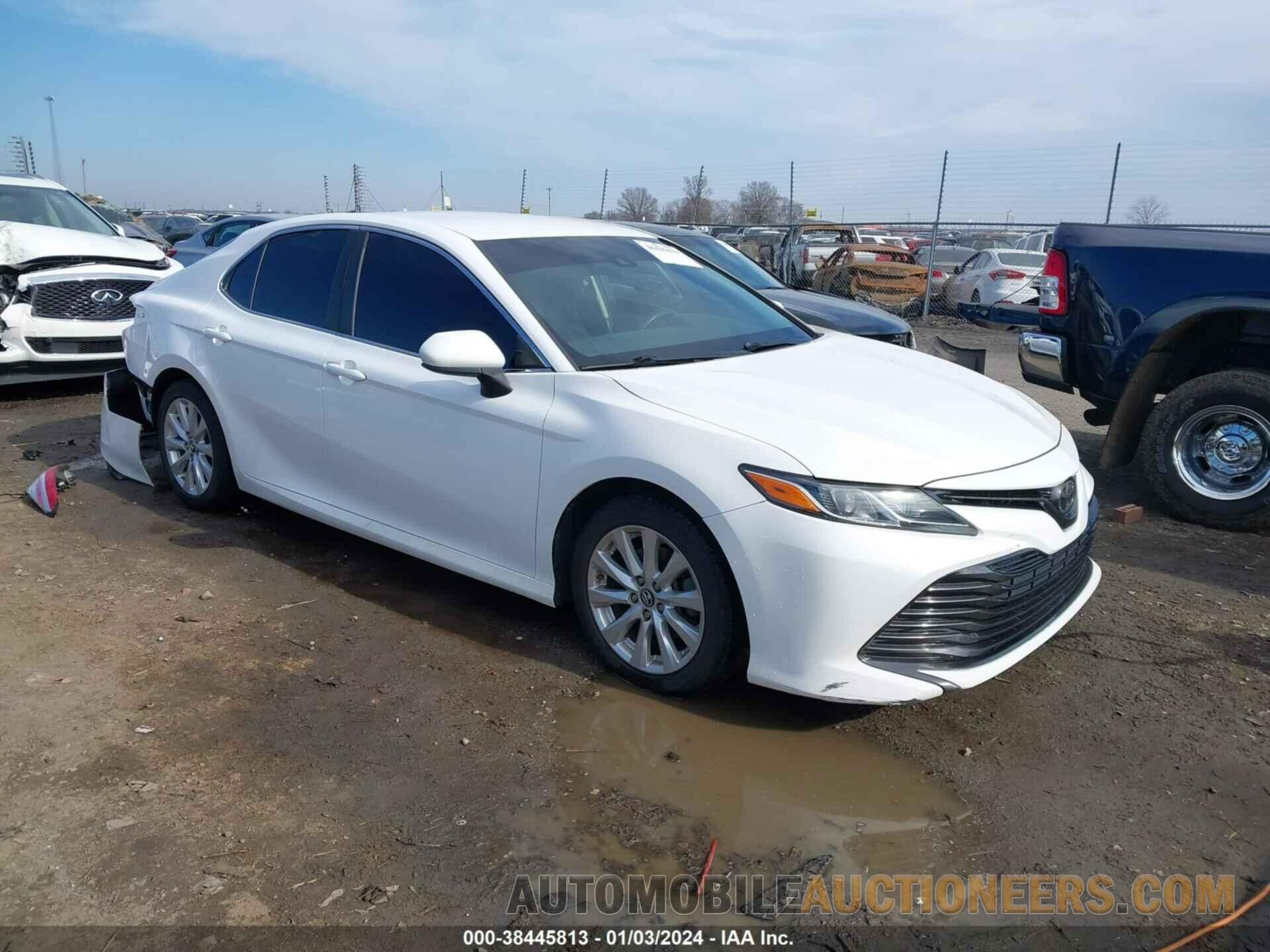 4T1B11HK4JU001899 TOYOTA CAMRY 2018