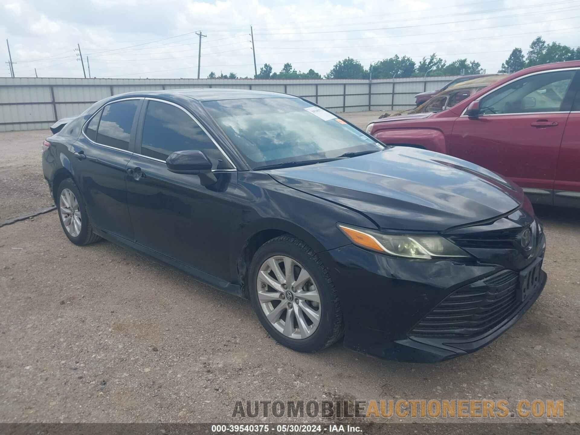 4T1B11HK4JU004107 TOYOTA CAMRY 2018