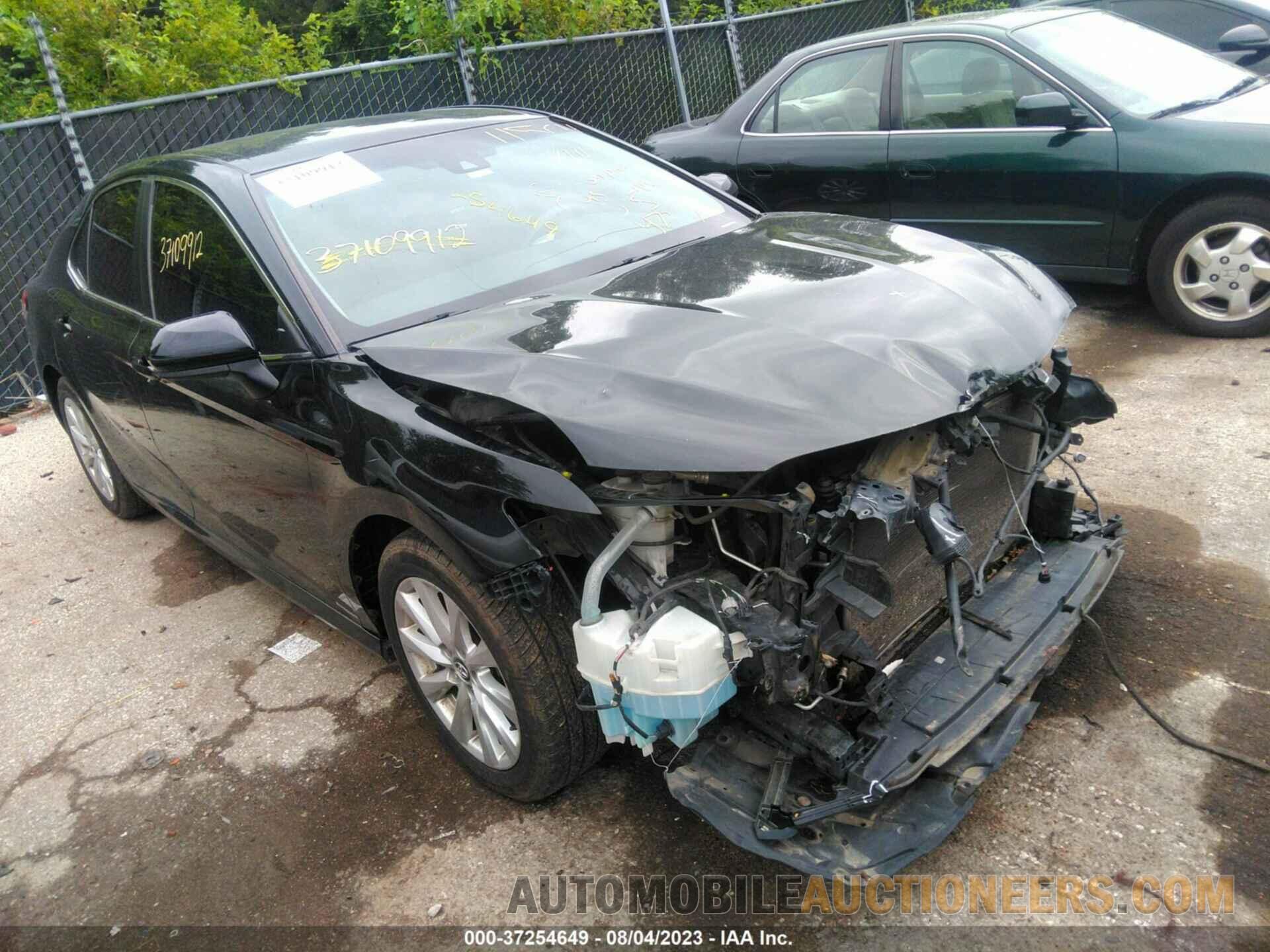 4T1B11HK4JU004737 TOYOTA CAMRY 2018