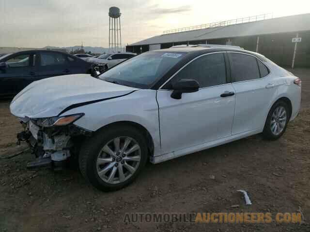 4T1B11HK4JU005841 TOYOTA CAMRY 2018