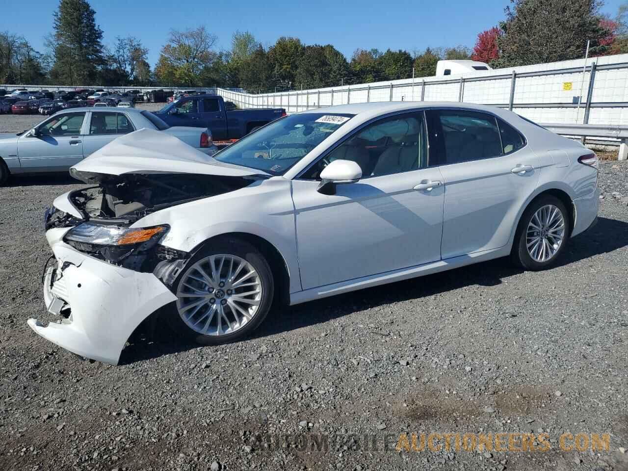 4T1B11HK4JU006990 TOYOTA CAMRY 2018