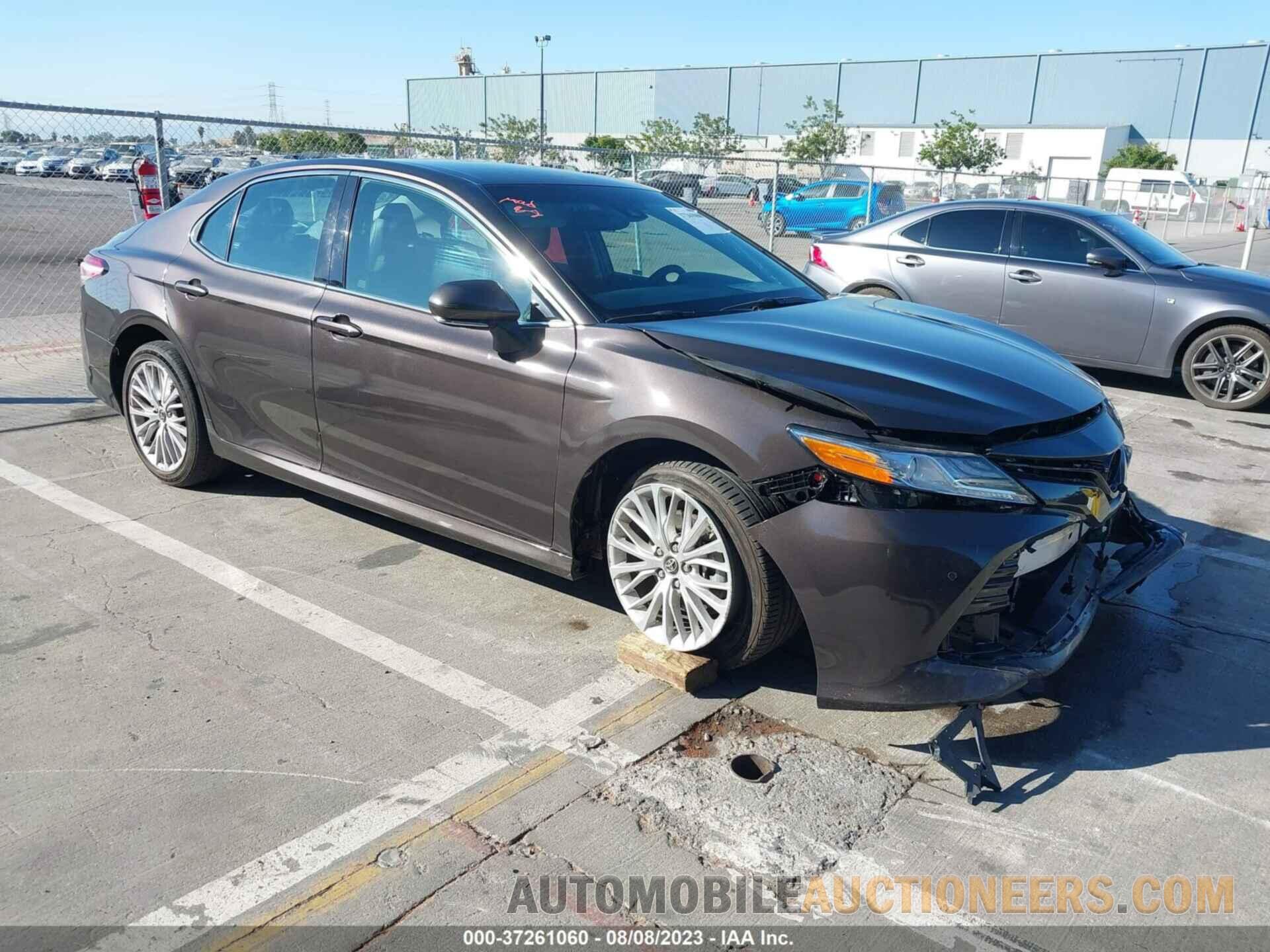 4T1B11HK4JU012479 TOYOTA CAMRY 2018