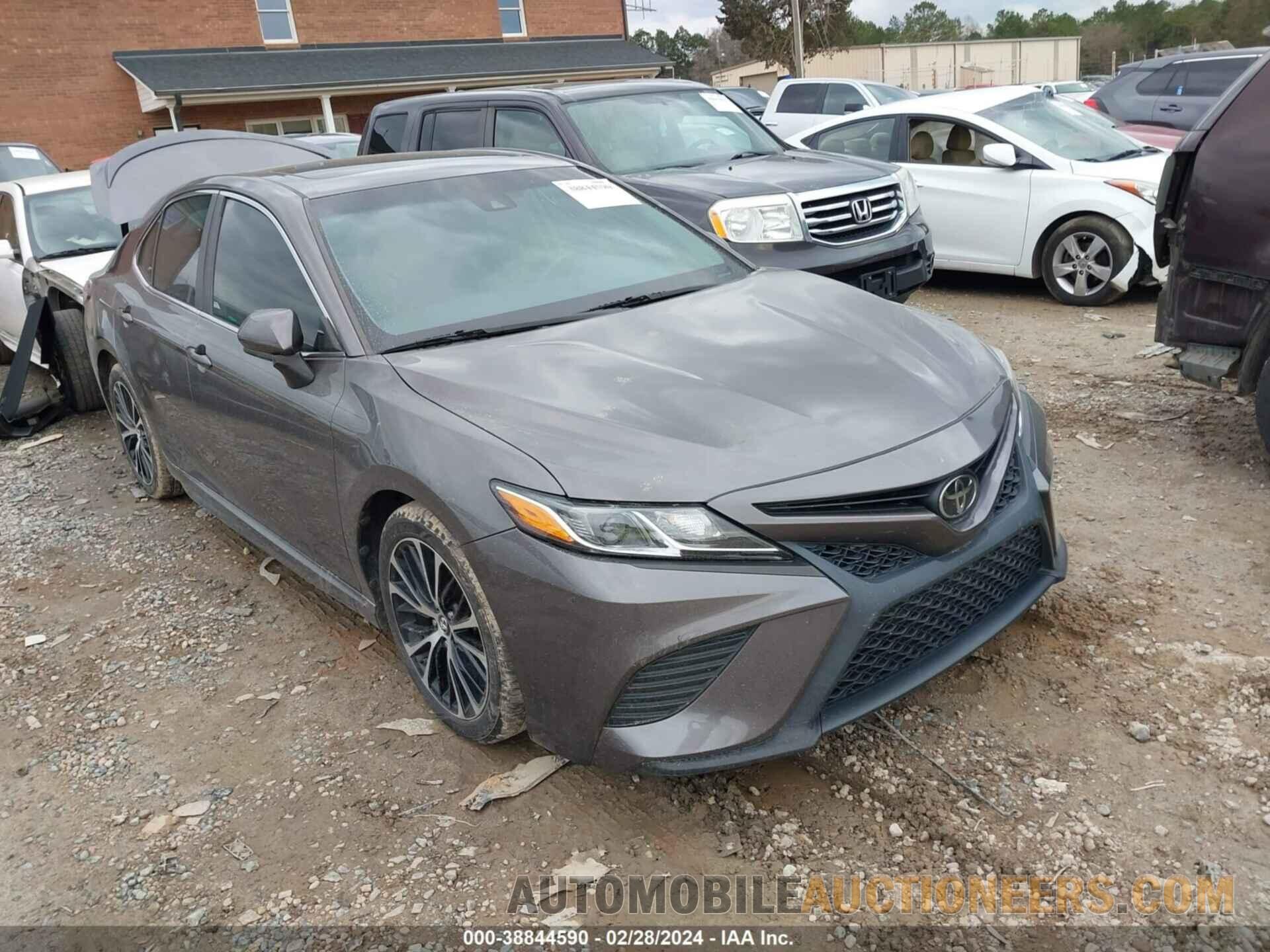 4T1B11HK4JU013485 TOYOTA CAMRY 2018