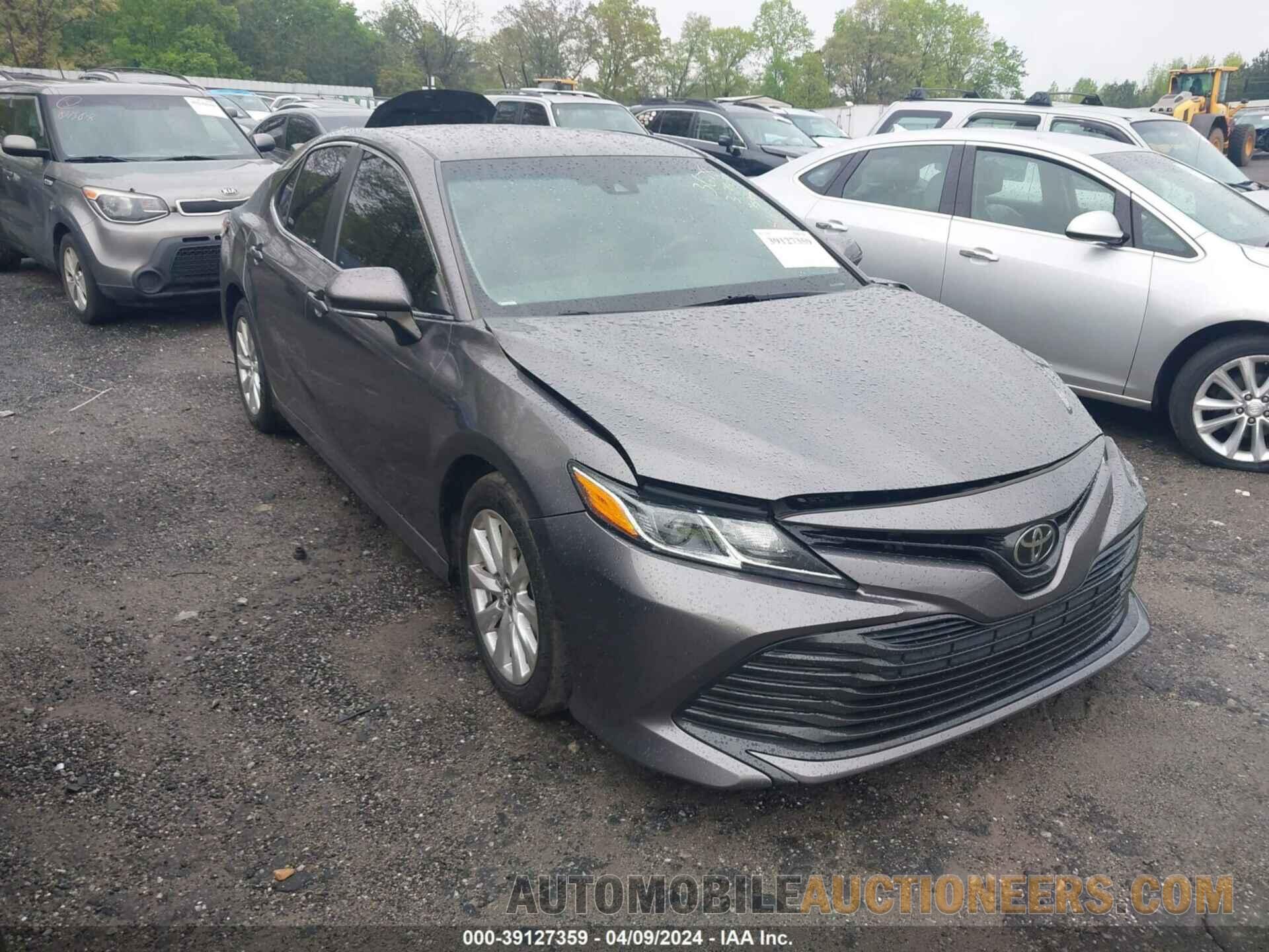 4T1B11HK4JU013678 TOYOTA CAMRY 2018