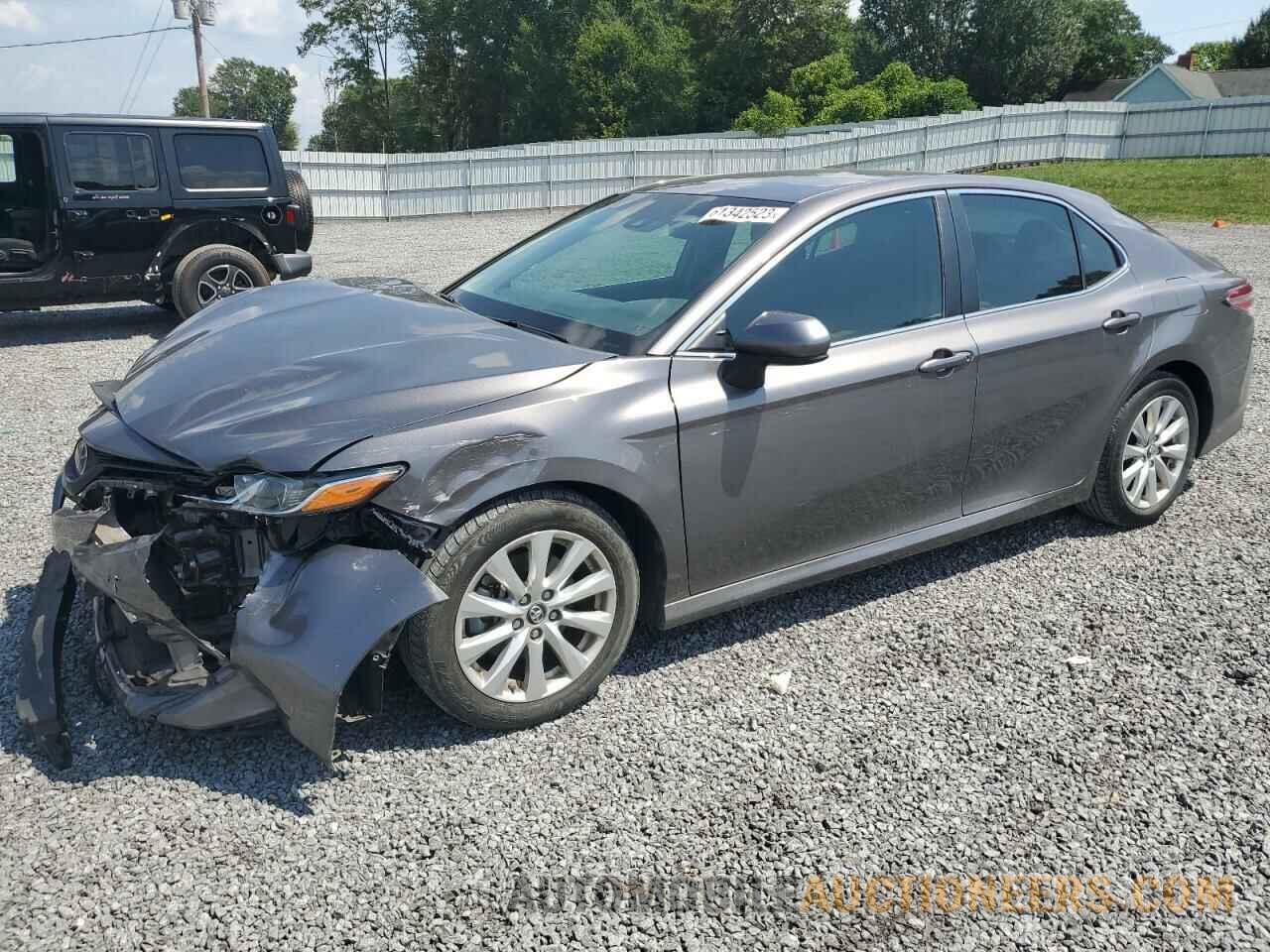 4T1B11HK4JU017990 TOYOTA CAMRY 2018