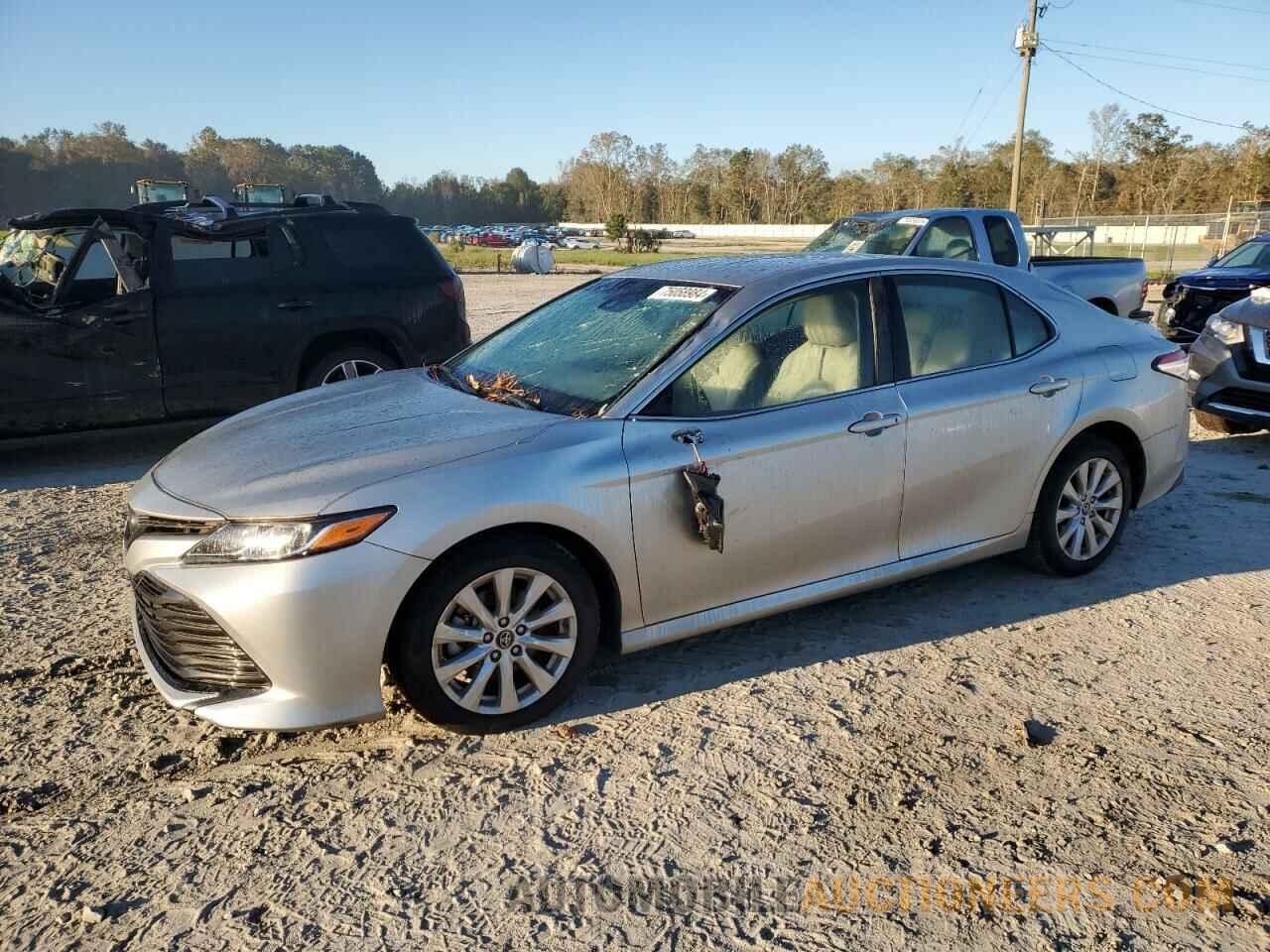 4T1B11HK4JU019240 TOYOTA CAMRY 2018