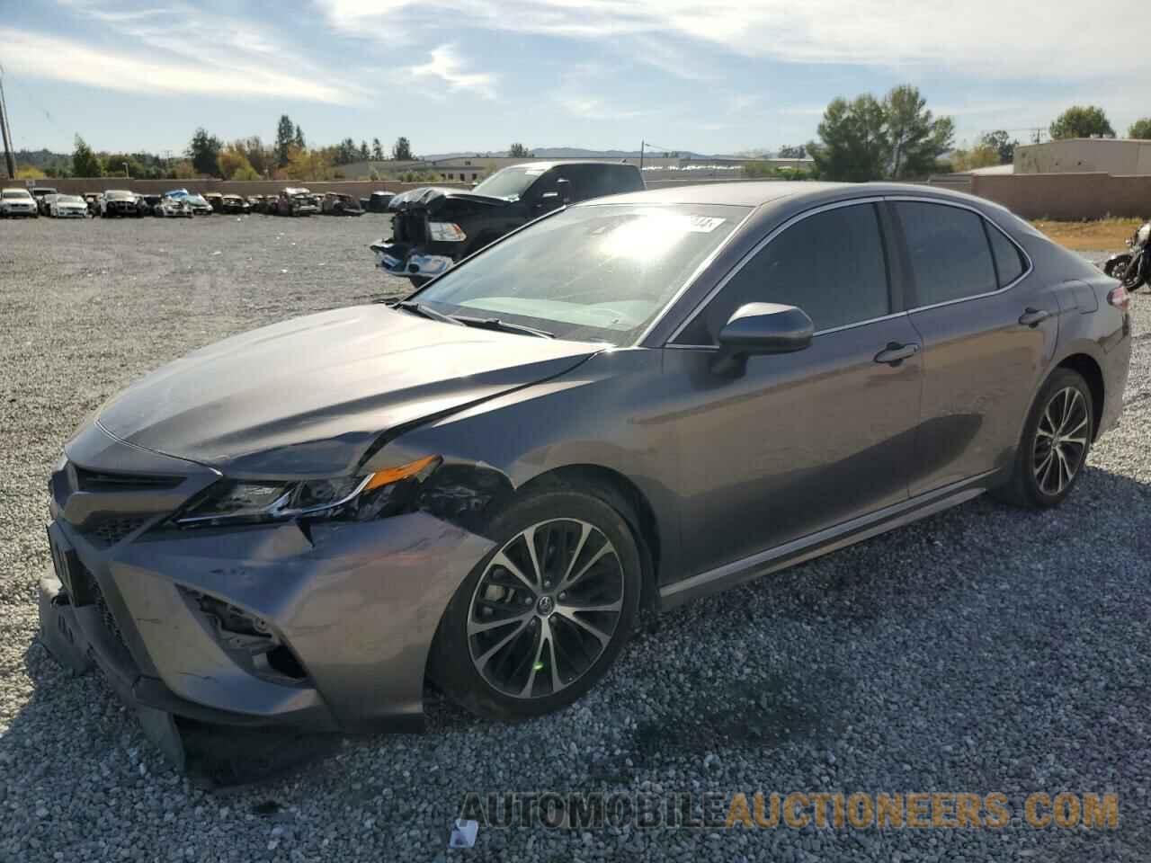 4T1B11HK4JU019805 TOYOTA CAMRY 2018