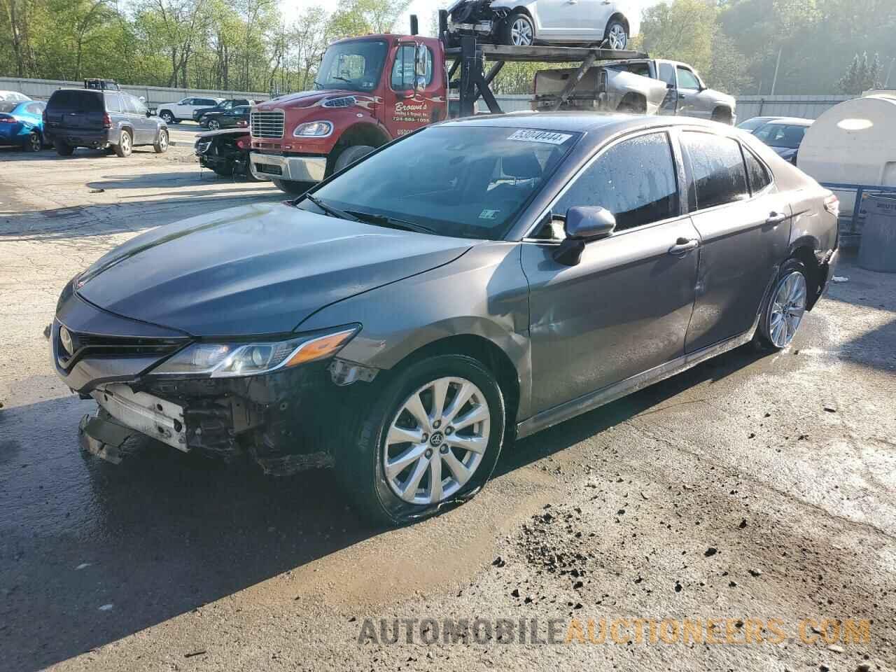 4T1B11HK4JU025037 TOYOTA CAMRY 2018