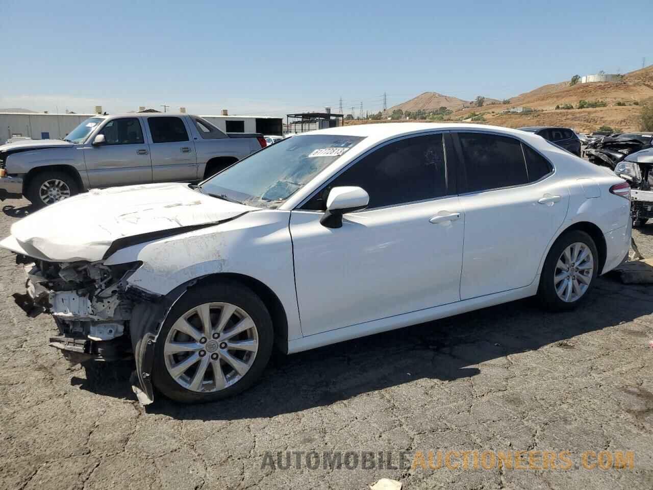 4T1B11HK4JU026222 TOYOTA CAMRY 2018