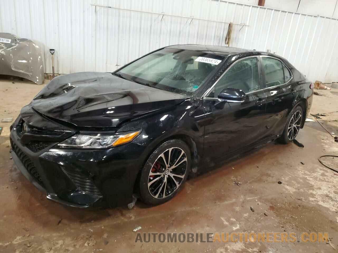 4T1B11HK4JU031131 TOYOTA CAMRY 2018