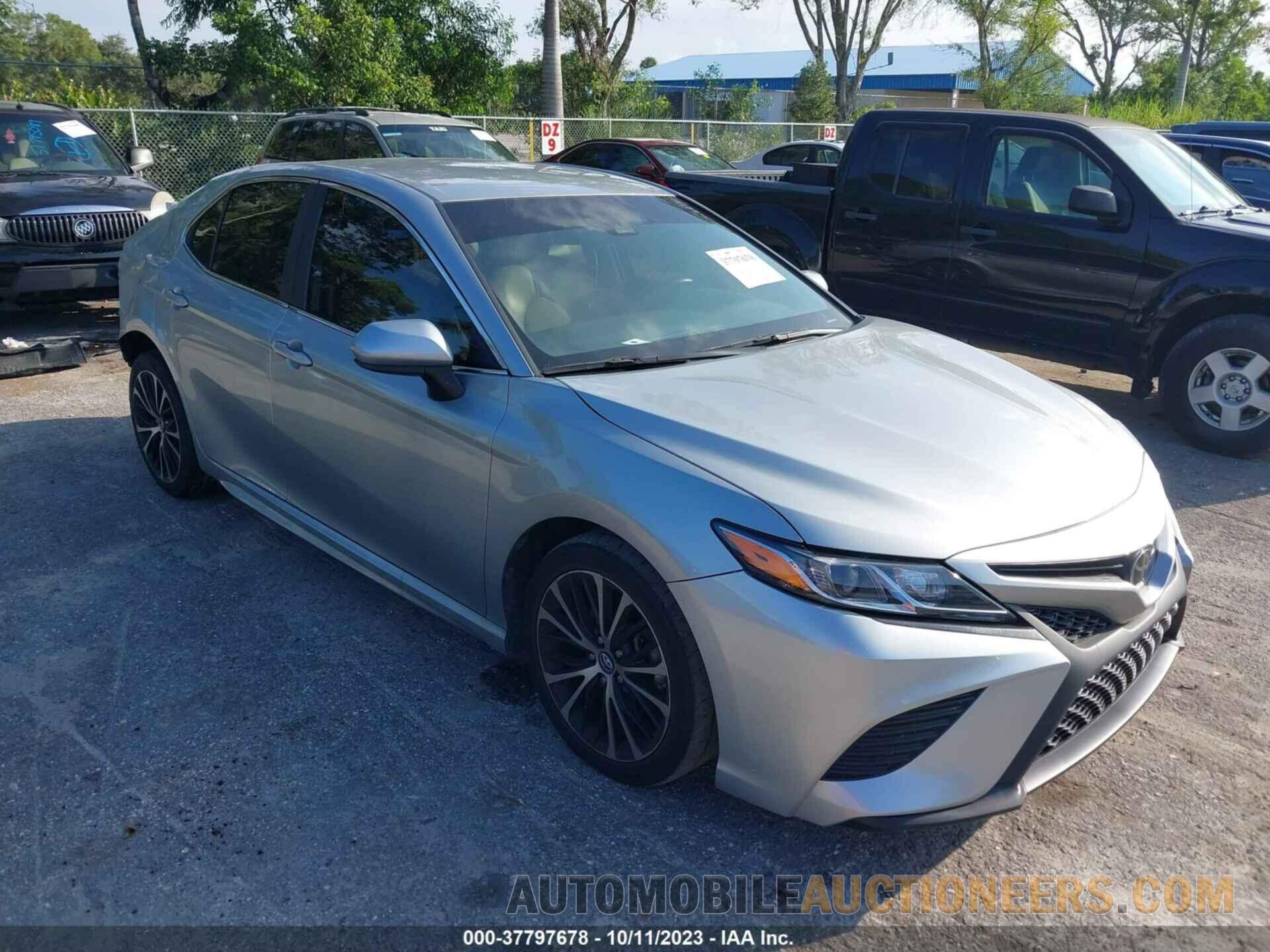 4T1B11HK4JU031324 TOYOTA CAMRY 2018