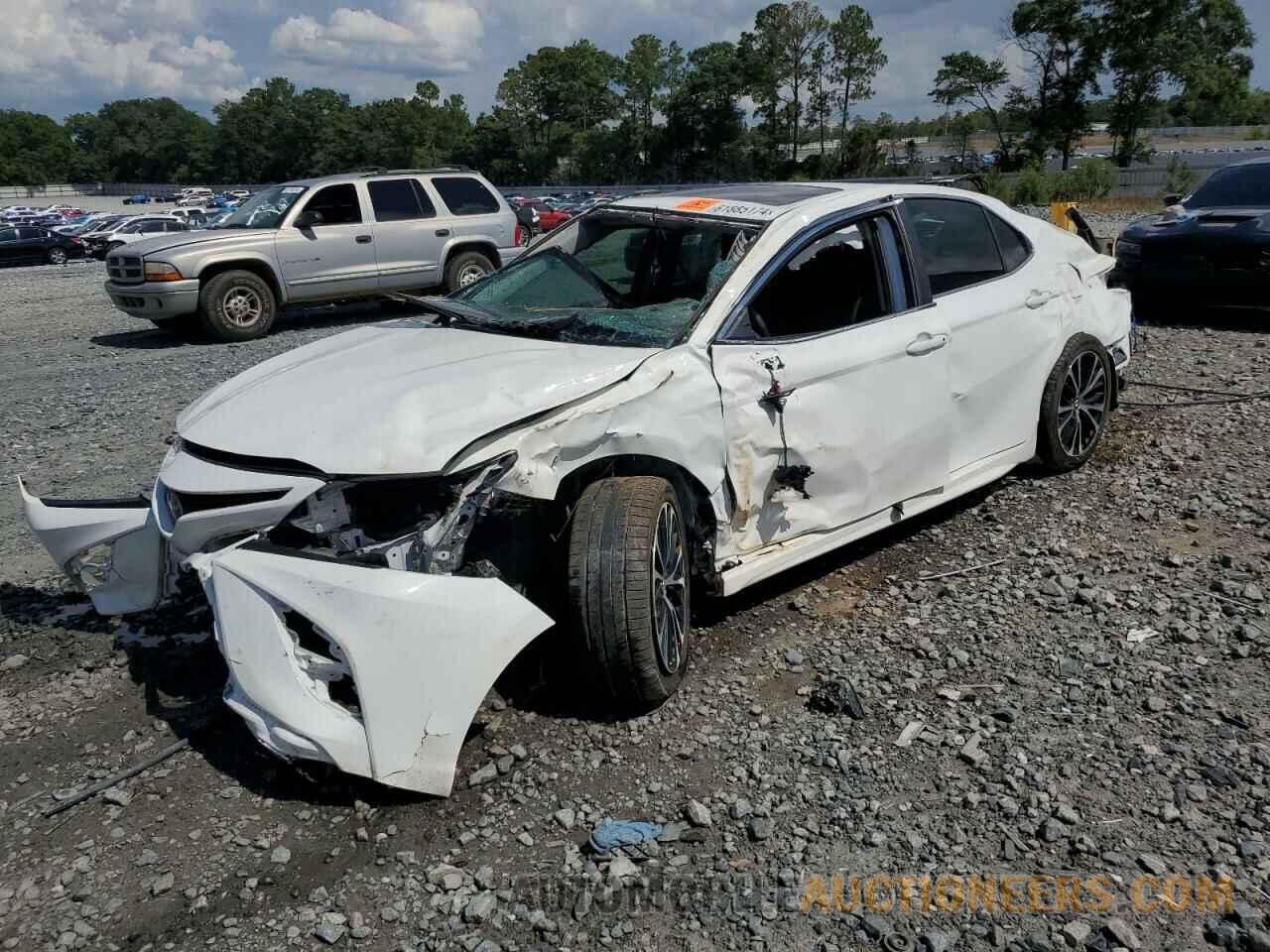 4T1B11HK4JU035082 TOYOTA CAMRY 2018