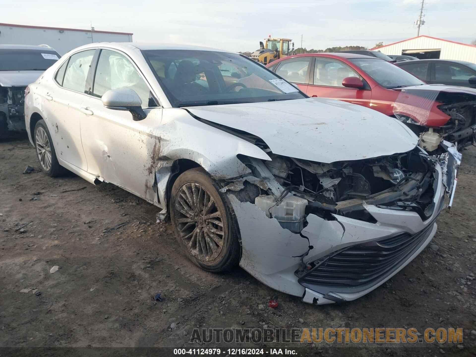 4T1B11HK4JU040136 TOYOTA CAMRY 2018