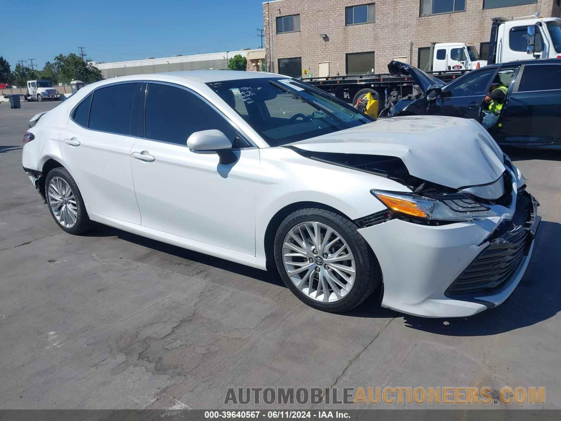 4T1B11HK4JU042260 TOYOTA CAMRY 2018