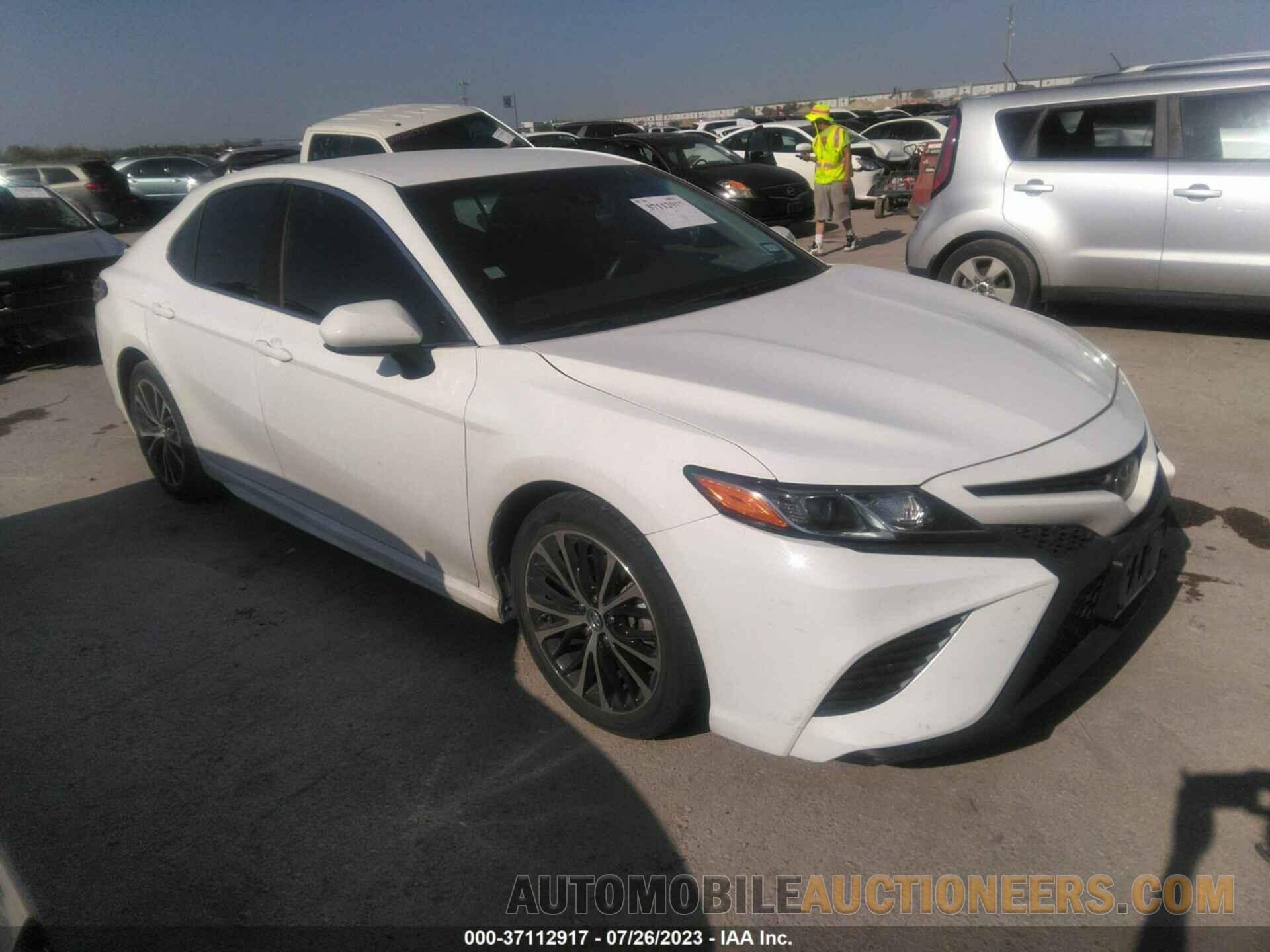 4T1B11HK4JU056479 TOYOTA CAMRY 2018