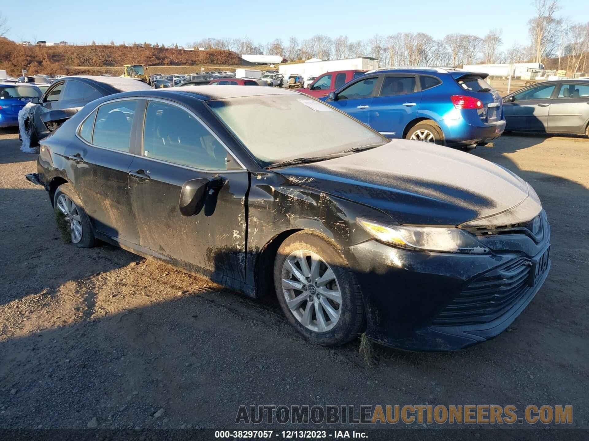 4T1B11HK4JU061875 TOYOTA CAMRY 2018