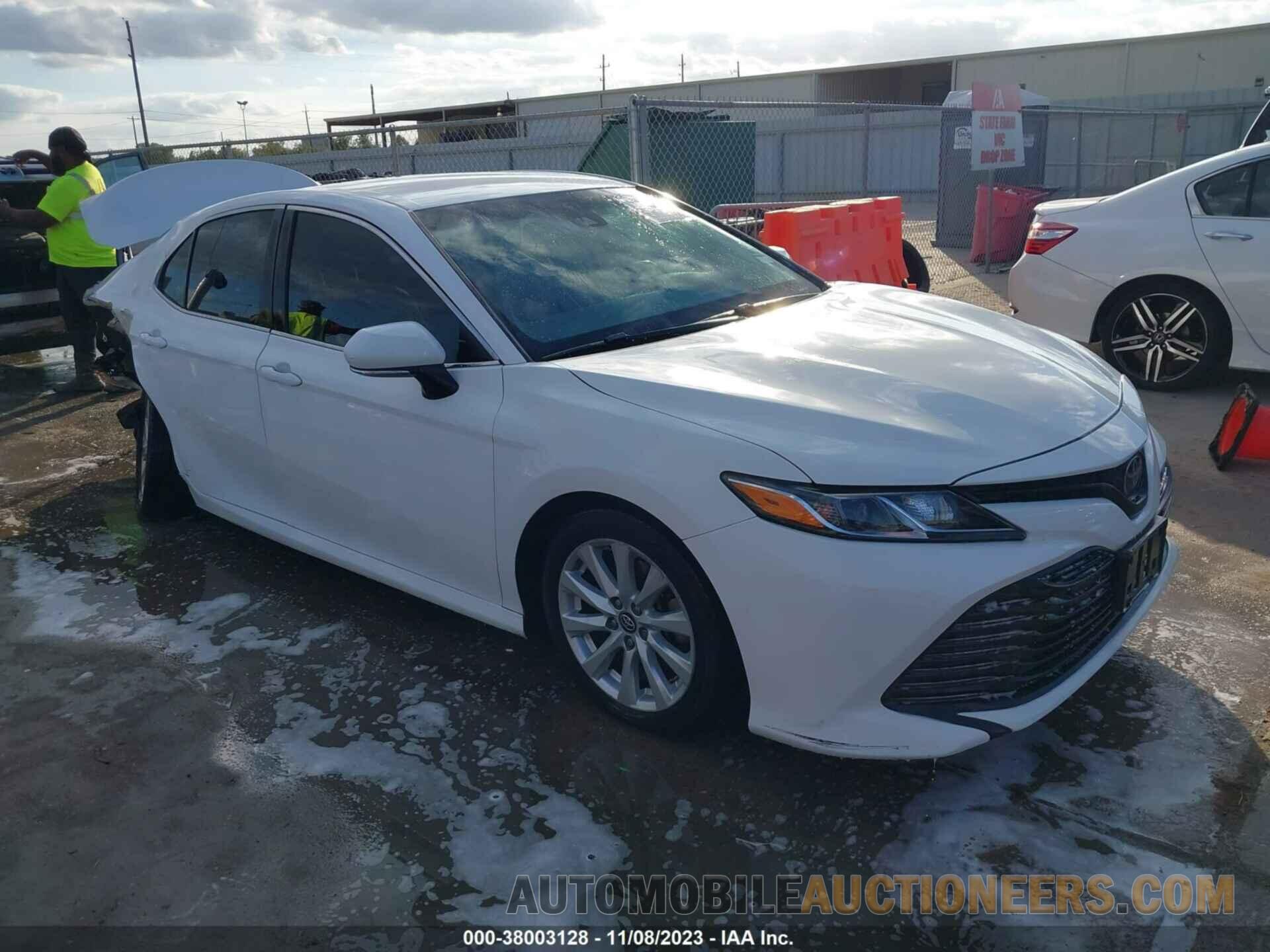 4T1B11HK4JU068406 TOYOTA CAMRY 2018