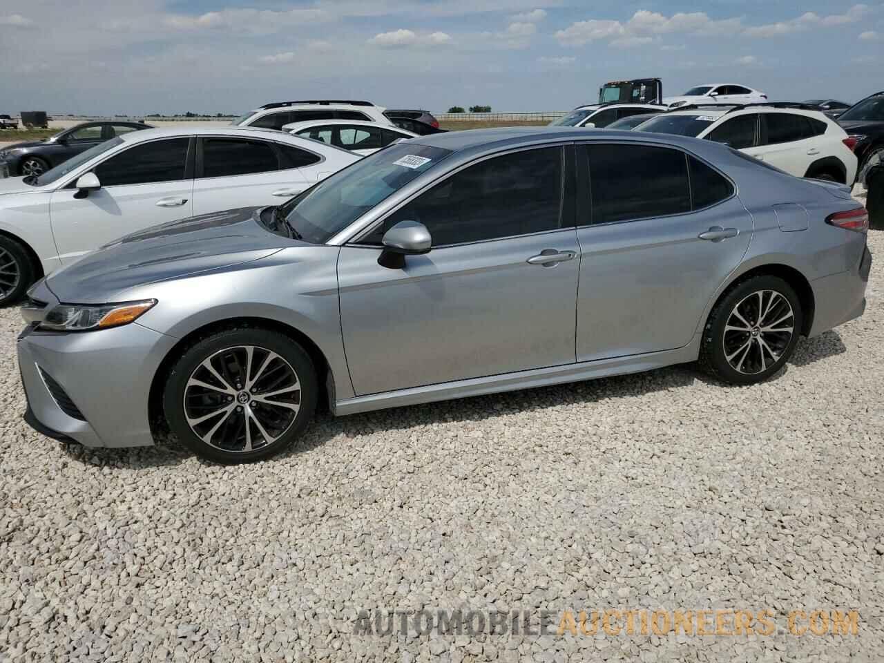 4T1B11HK4JU069202 TOYOTA CAMRY 2018