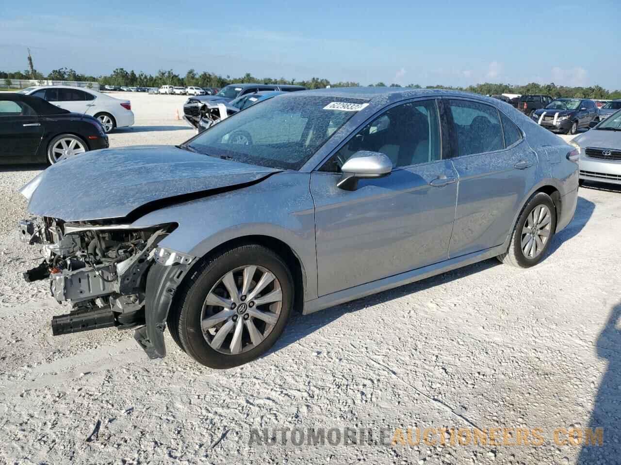 4T1B11HK4JU070575 TOYOTA CAMRY 2018