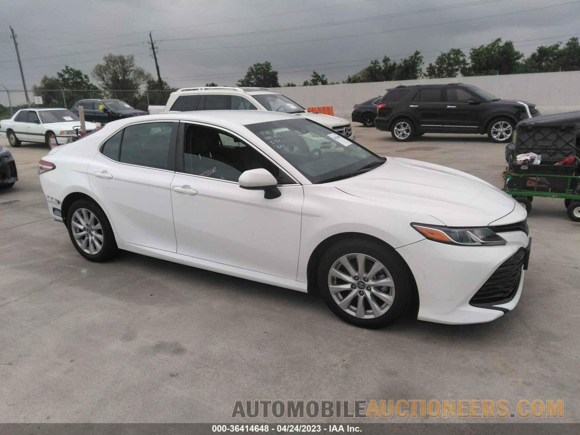 4T1B11HK4JU073993 TOYOTA CAMRY 2018