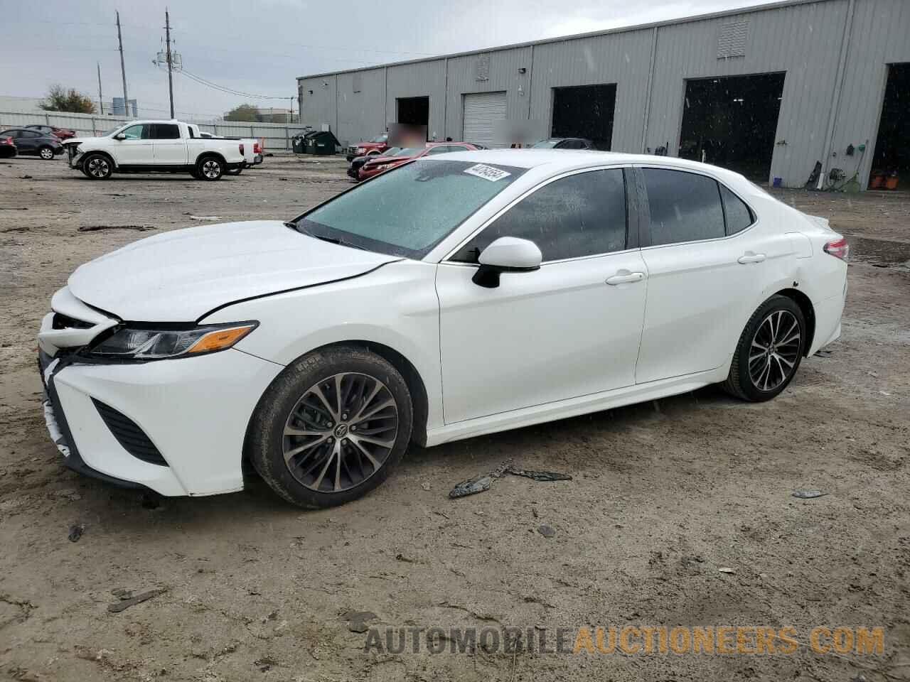 4T1B11HK4JU075453 TOYOTA CAMRY 2018