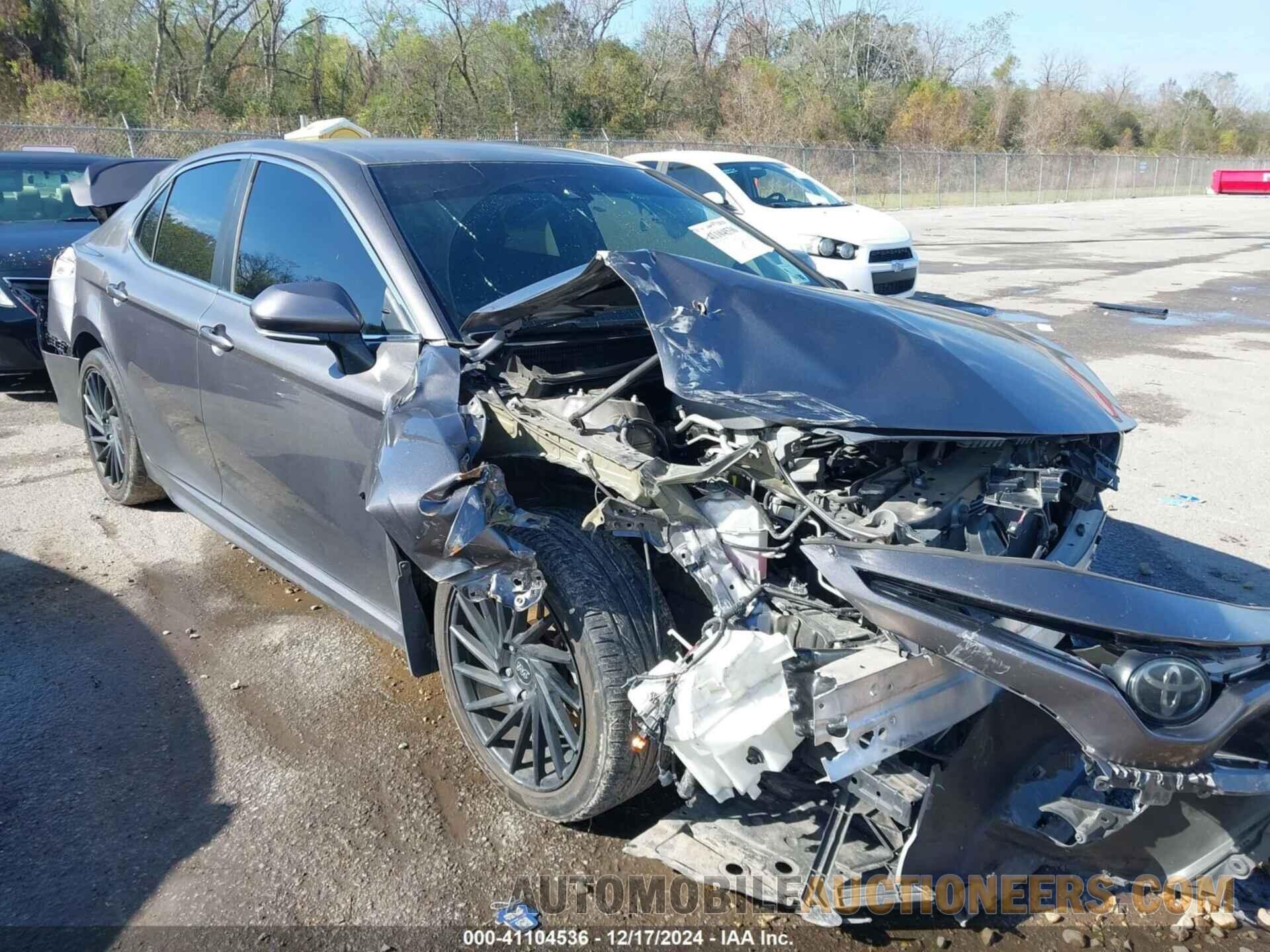 4T1B11HK4JU075923 TOYOTA CAMRY 2018