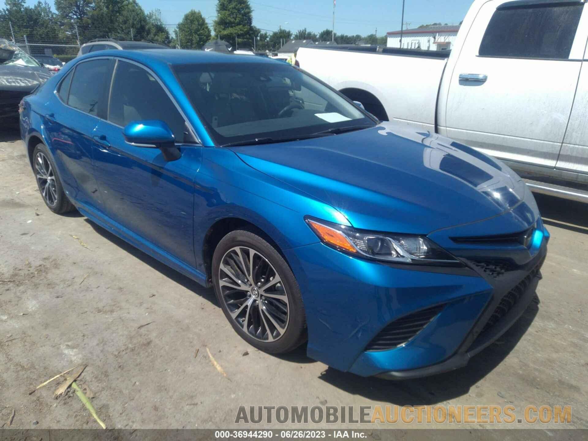 4T1B11HK4JU076246 TOYOTA CAMRY 2018