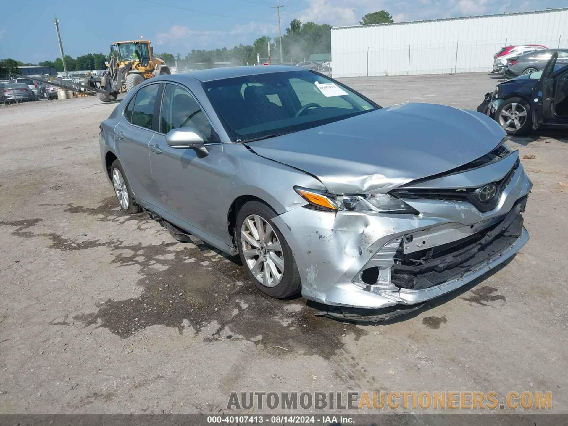 4T1B11HK4JU080202 TOYOTA CAMRY 2018