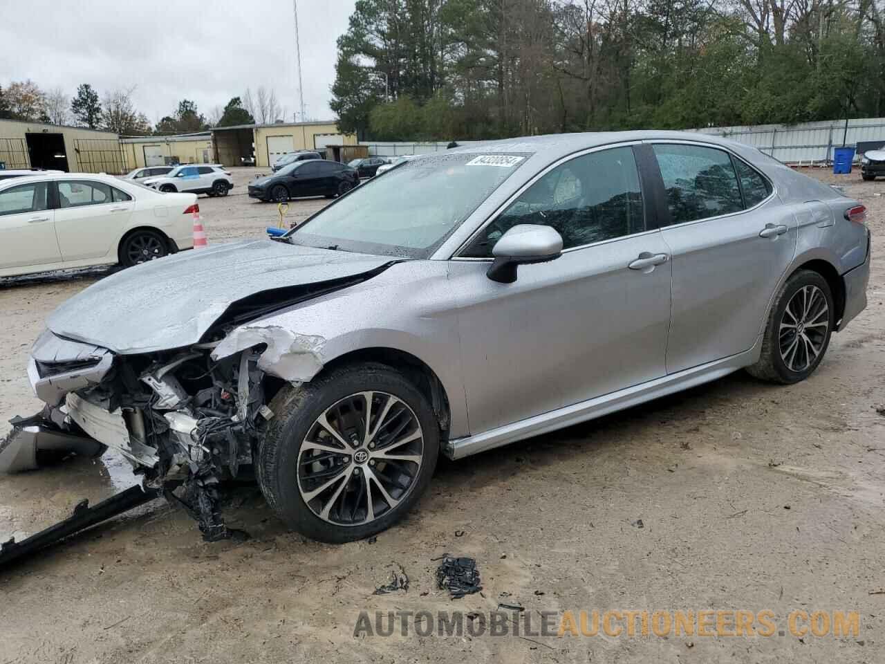 4T1B11HK4JU081348 TOYOTA CAMRY 2018