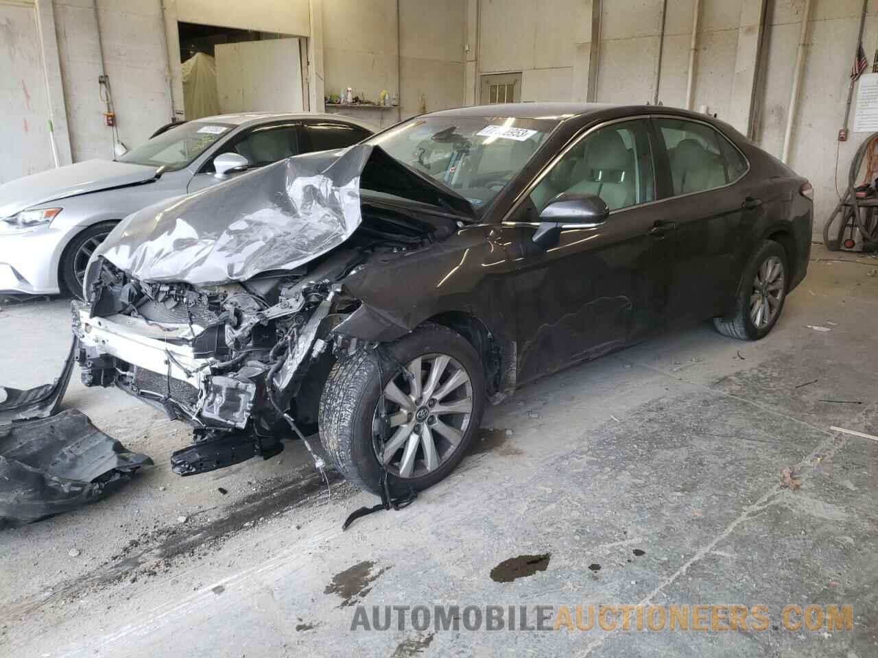 4T1B11HK4JU084721 TOYOTA CAMRY 2018