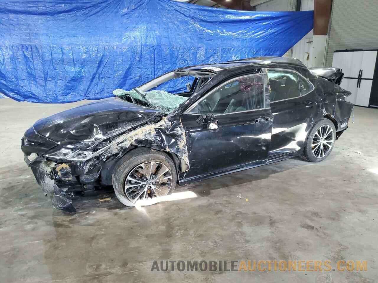 4T1B11HK4JU085058 TOYOTA CAMRY 2018