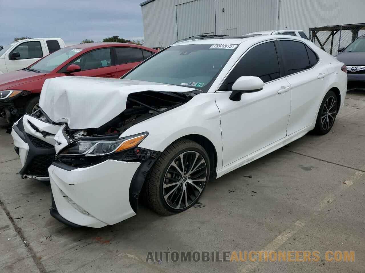 4T1B11HK4JU090423 TOYOTA CAMRY 2018