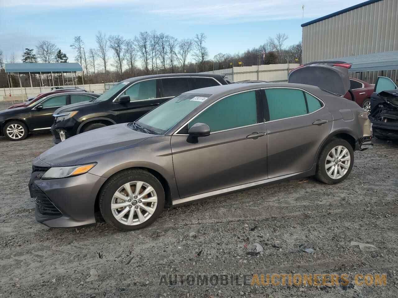 4T1B11HK4JU090504 TOYOTA CAMRY 2018