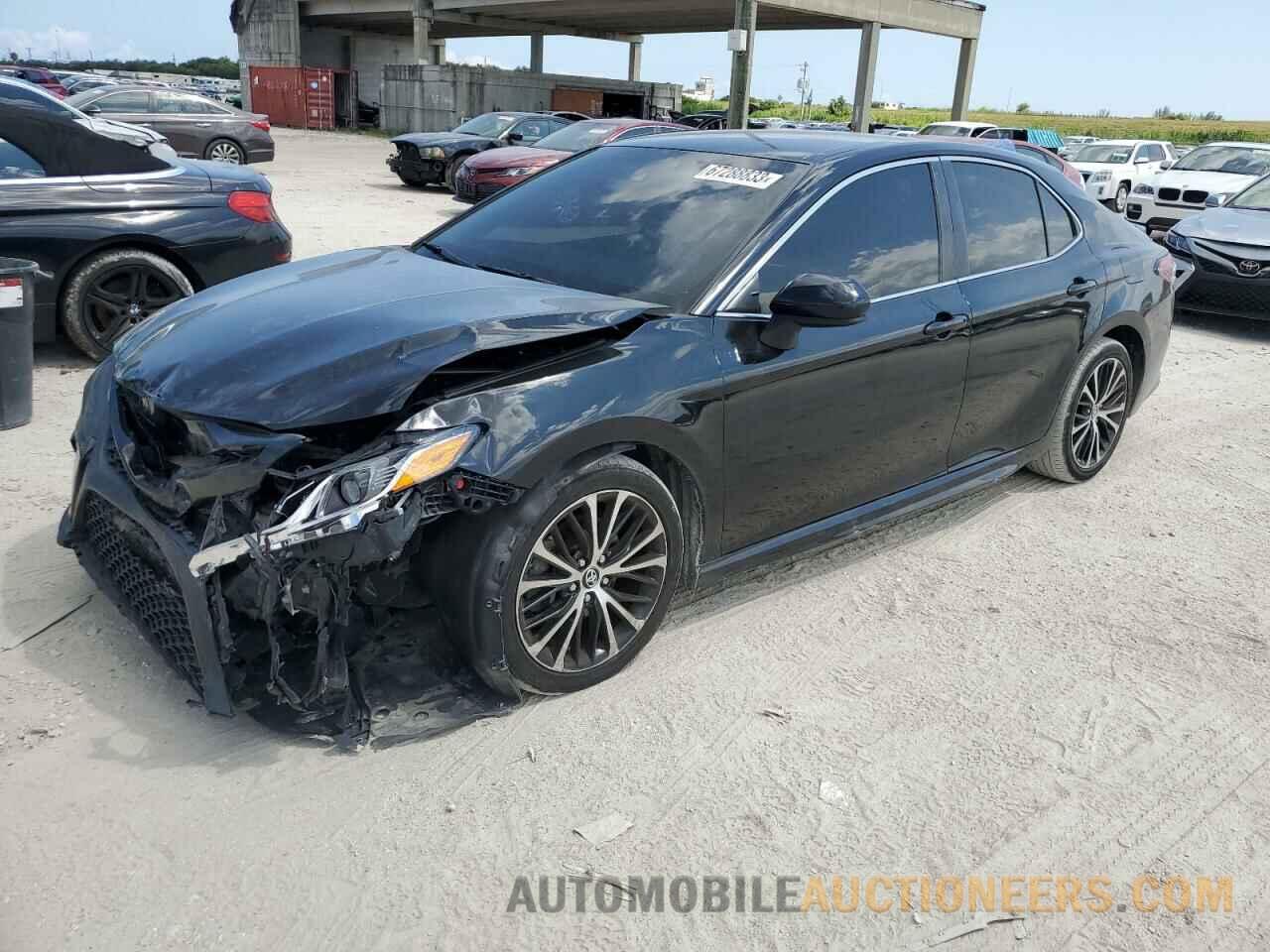 4T1B11HK4JU091880 TOYOTA CAMRY 2018