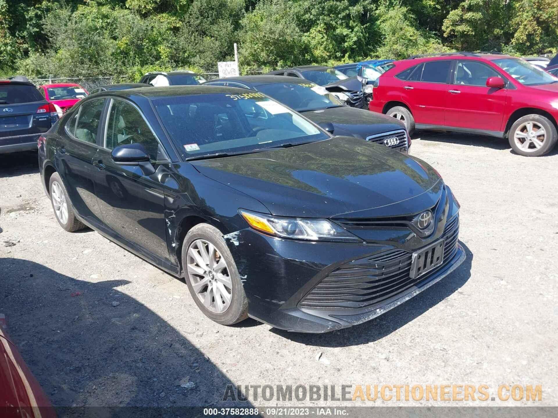 4T1B11HK4JU092527 TOYOTA CAMRY 2018