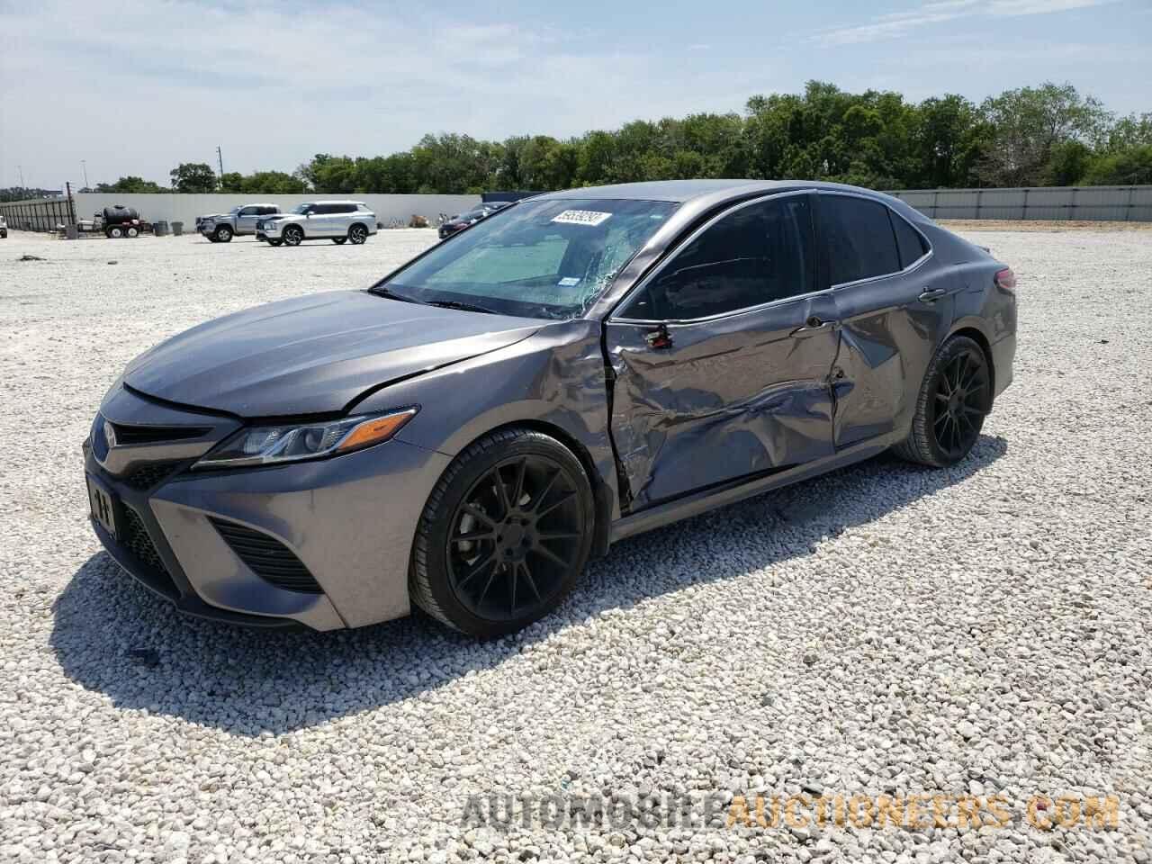 4T1B11HK4JU093564 TOYOTA CAMRY 2018