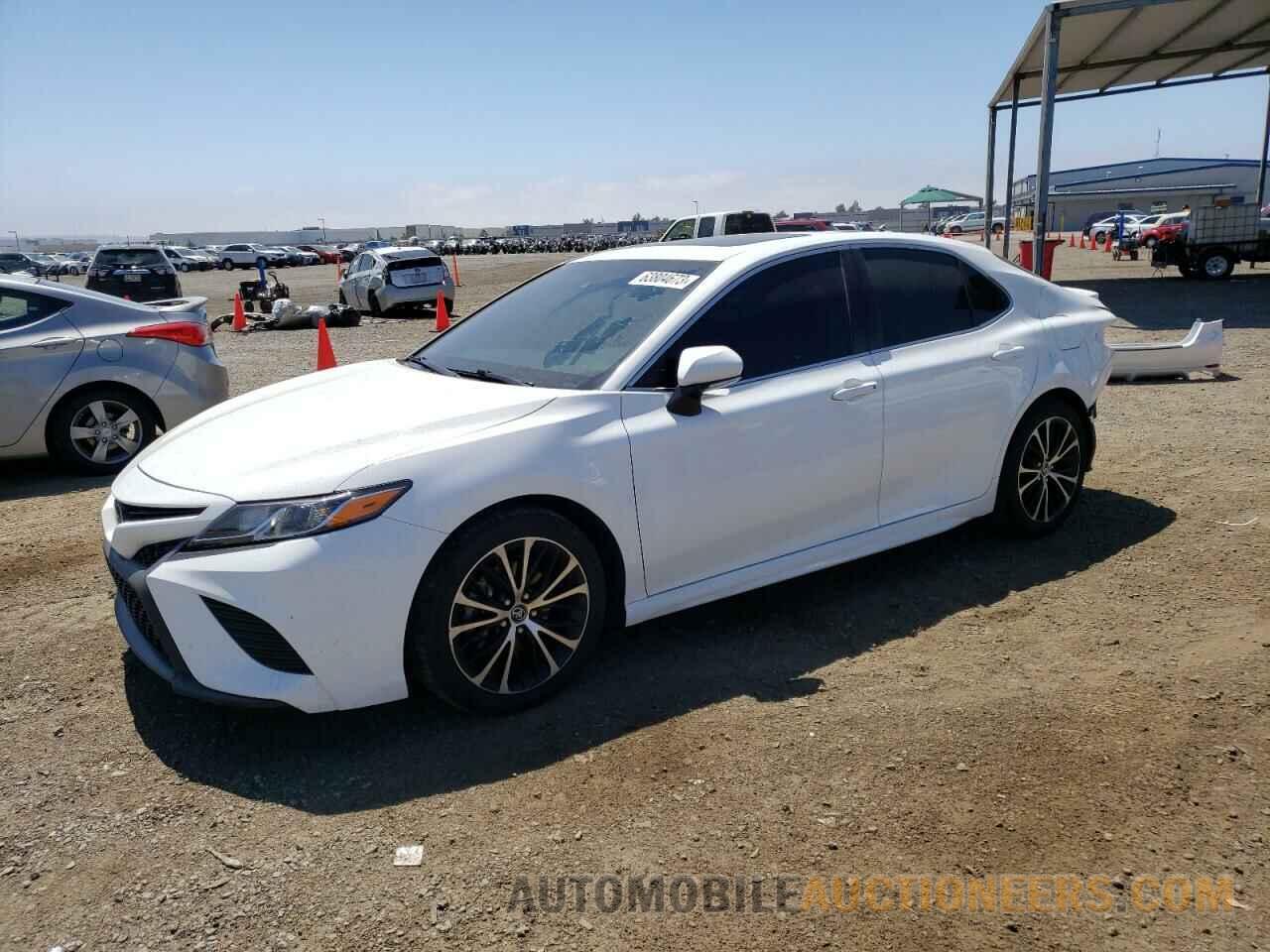 4T1B11HK4JU094262 TOYOTA CAMRY 2018