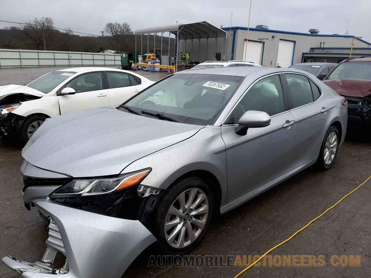 4T1B11HK4JU098201 TOYOTA CAMRY 2018